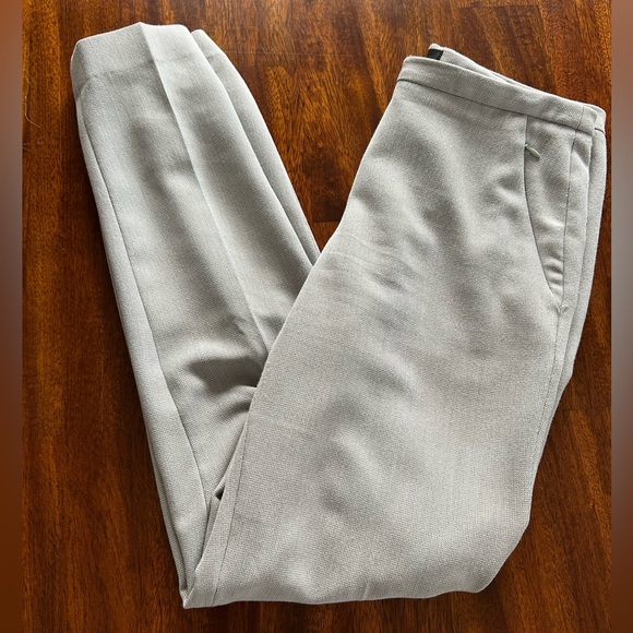 Tahari neutral dress pant- size 2 - Picture 8 of 10